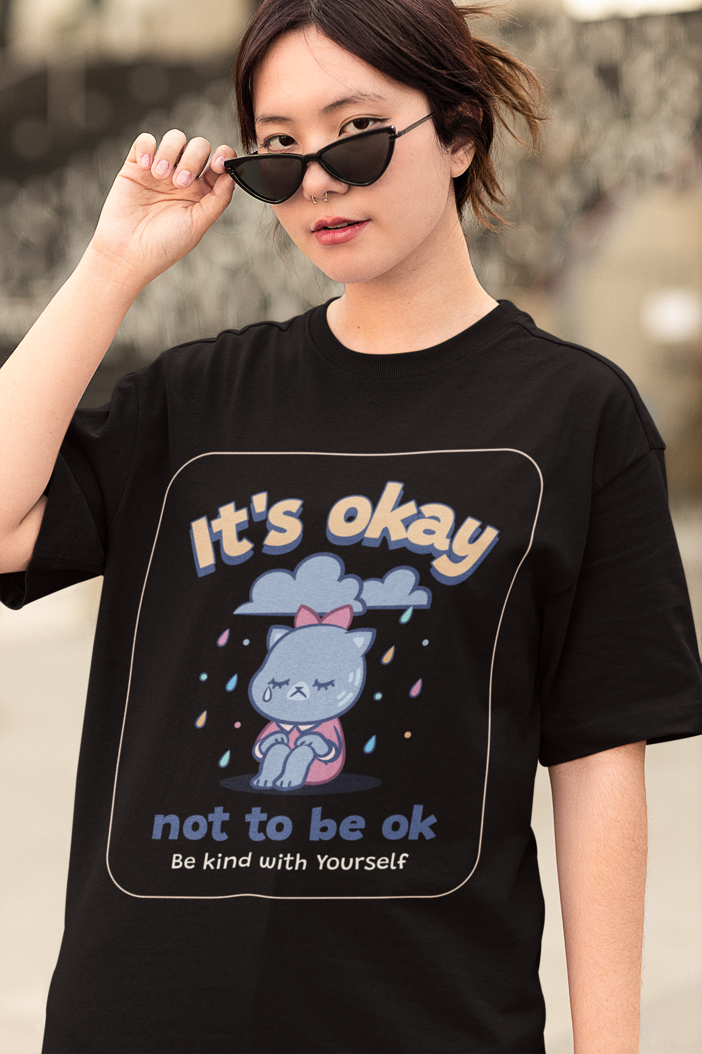 IT'S OK NOT TO BE OKAY – CUTE WOMEN'S OVERSIZED T-SHIRT